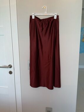 NWT Eileen Fisher silk midi skirt size M Bordeaux color